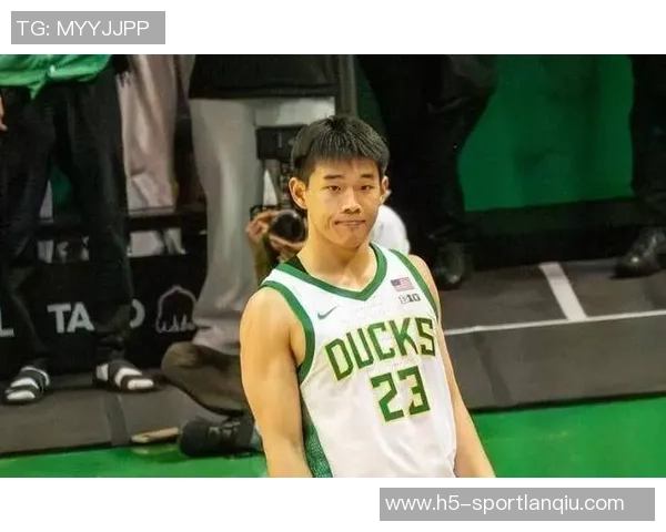 林葳脑后传球技惊四座德米尔接球轻松得分展现默契配合